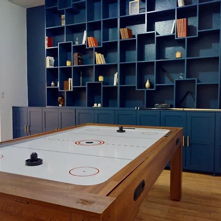 Le Majestic & Pool *